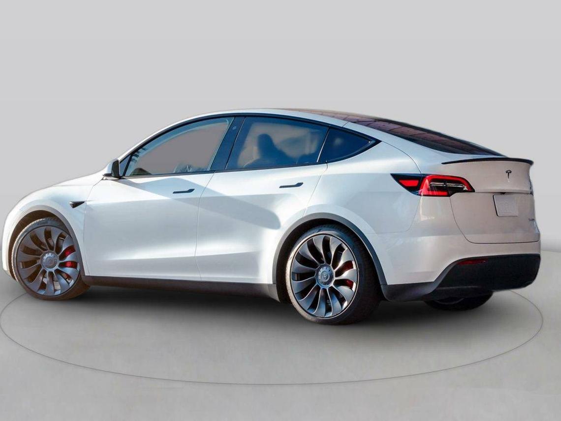 TESLA MODEL Y 2024 7SAYGDEE8RA255438 image